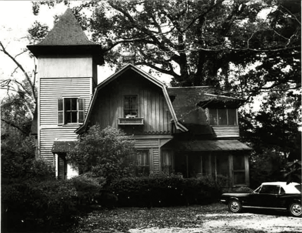 Burbank Cottage 1